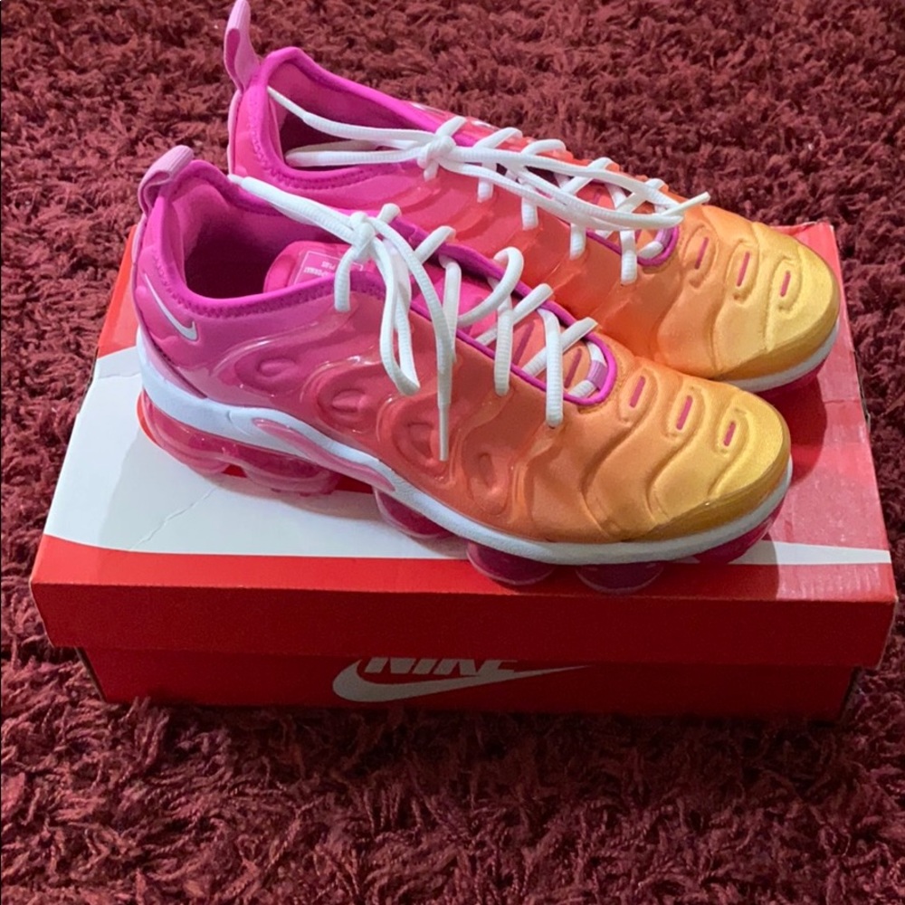 Nike Air Vapormax Plus (Women’s)